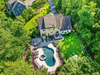 3 Mulberry Ln, Lexington, MA 02420