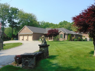 4 Florence Dr, Prospect, CT 06712