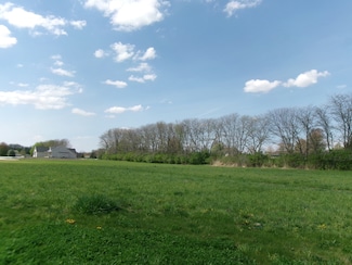 710 Arrowhead Rd, North Utica, IL 61373