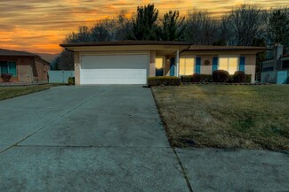 40514 Shakespeare Dr, Sterling Heights, MI 48313