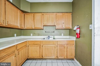 54 Spring Garden St, Philadelphia, PA 19123