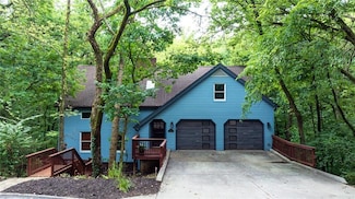 5420 NW Foxhill Rd, Parkville, MO 64152