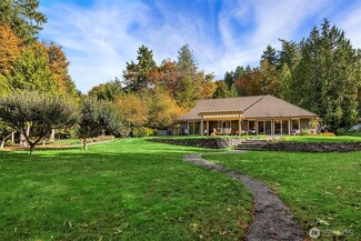 5815 NE Baker Hill Rd, Bainbridge Island, WA 98110