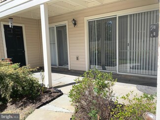 3049A Trevor House Dr Unit 105, Oakton, VA 22124