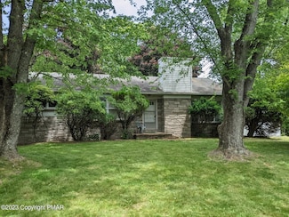232 Rodenbach Ln, Brodheadsville, PA 18322