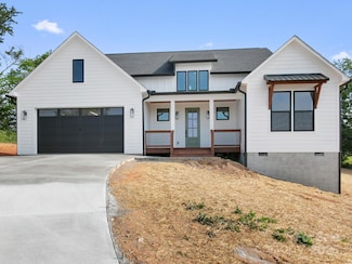 1040 Morlin Acres Dr, Marshall, NC 28753