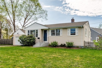 162 N Country Club Dr, Warwick, RI 02888