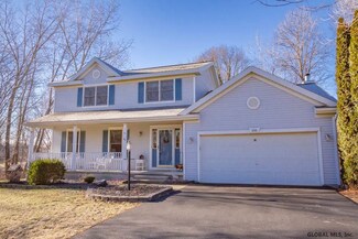101 Halfmoon Dr, Altamont, NY 12009