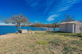 444 Frontier St, Bowie, TX 76230
