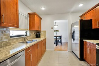 5545 NW 194th Ln, Miami Gardens, FL 33055