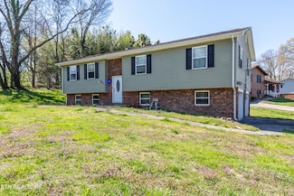401 Swanee Dr, Maryville, TN 37804