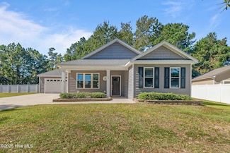 105 Pine Ct, Cape Carteret, NC 28584