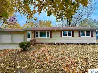 2107 Stade Ln, Fairmont, MN 56031