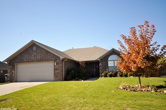 1435 Maddox Dr, Conway, AR 72032