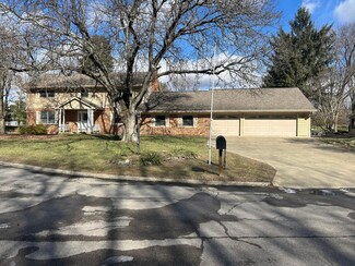 5746 Old Trail Ct, Columbus, OH 43213