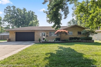 29812 Elmgrove St, Saint Clair Shores, MI 48082