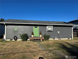 333 Canal Dr NE, Ocean Shores, WA 98569