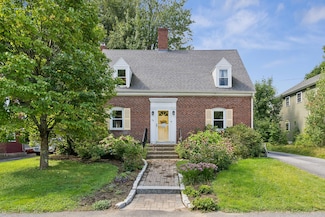 98 Lake St, Auburn, ME 04210