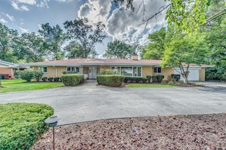 690 Birch Ln, Olympia Fields, IL 60461