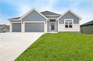 2318 Larkspur Ln, Kearney, MO 64060