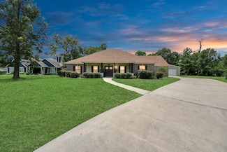 6319 Nowlin Dr, Baytown, TX 77521