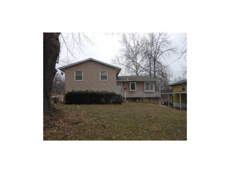 5011 E 42nd St, Kansas City, MO 64130
