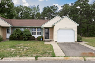 8 Spring St, Manchester Township, NJ 08759
