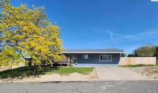 1106 Claire St, Prosser, WA 99350