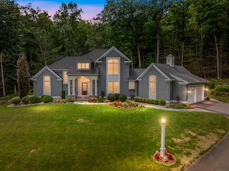 301 Fox Hopyard Rd, East Haddam, CT 06423