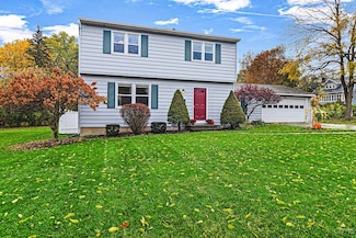 2 Gateshead Rd, New Hartford, NY 13413