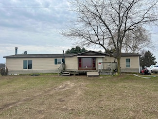 3751 N Mcclelland Rd, Breckenridge, MI 48615