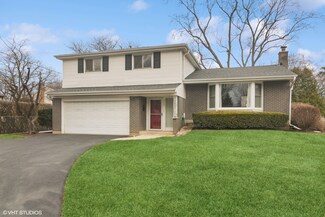 2048 N Evergreen Terrace, Arlington Heights, IL 60004