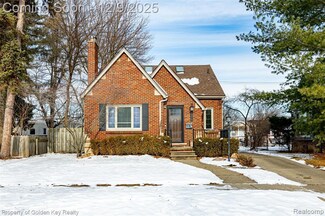 298 W Saratoga St, Ferndale, MI 48220