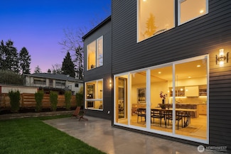 1512 NE 97th St, Seattle, WA 98115