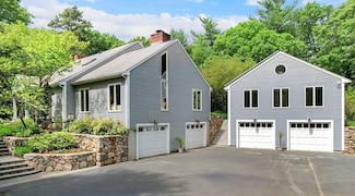 8 Kitson Park Dr, Lexington, MA 02421