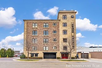 11 S 1st St Unit 304, Grand Haven, MI 49417