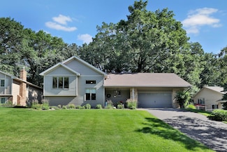 6 Pleasant View Ln, Circle Pines, MN 55014