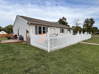 314 S Oak St, Vandalia, MO 63382