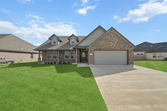 103 Liberty Ln, Clute, TX 77531