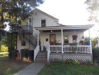 27 Beach St, Marlborough, MA 01752