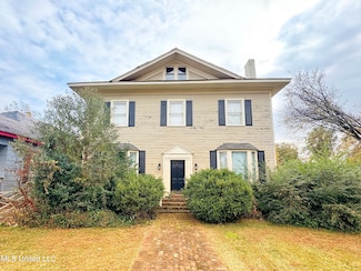 204 W 2nd St, Clarksdale, MS 38614