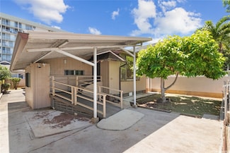 811 Pumehana St, Honolulu, HI 96826