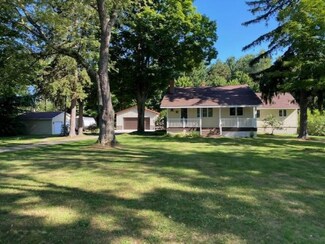 2704 W Lake Rd, Hart, MI 49420