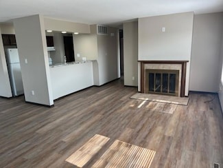 4928 Fostoria Dr Unit D, Waterloo, IA 50701