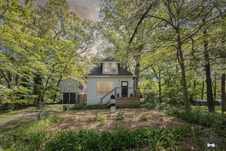 18335 Oakland Dr, New Buffalo, MI 49117