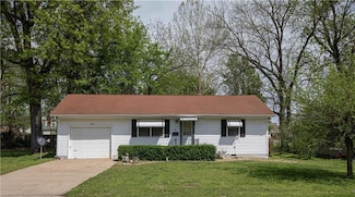 802 Cherry St, Lamar, MO 64759