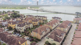 22 Tassia Ln, Houston, TX 77058