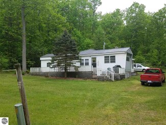 1635 W 14 Rd, Mesick, MI 49668