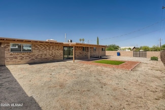 8835 E Bluefield St, Tucson, AZ 85710