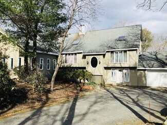 21 Ledgeview Dr, Assonet, MA 02702
